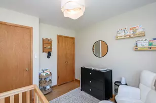 8801 W Dosie Ave, Greenfield, WI 53228 - Photo 19