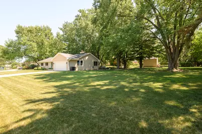 8801 W Dosie Ave, Greenfield, WI 53228 - Photo 29