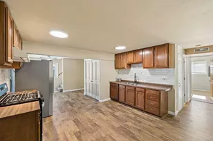 3008 S 51st St, Milwaukee, WI 53219 - Photo 7