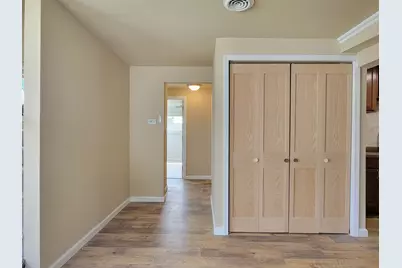 3008 S 51st St, Milwaukee, WI 53219 - Photo 13