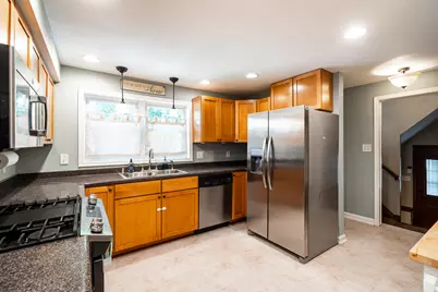 7232 W Mount Vernon Ave, Milwaukee, WI 53213 - Photo 9