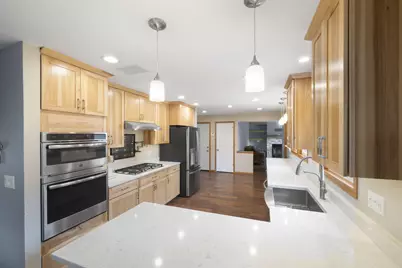 6642  Radburn Ln, Greendale, WI 53129 - Photo 7