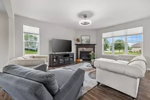 301 Indigo Dr, Port Washington, WI 53074 - Photo 5