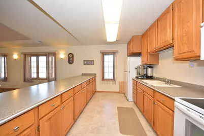 434  Novak St, Hartford, WI 53027 - Photo 33