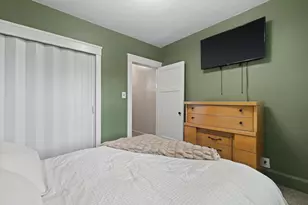 929 Monroe Ave, Racine, WI 53405 - Photo 23