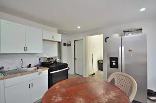 2608 N 37th St, Milwaukee, WI 53210 - Photo 9