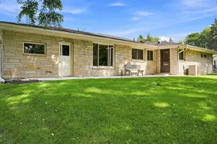 W237N6597 Orchard Dr, Sussex, WI 53089 - Photo 3