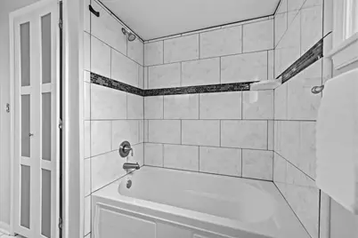 9210 N Pelham Pkwy, Bayside, WI 53217 - Photo 17