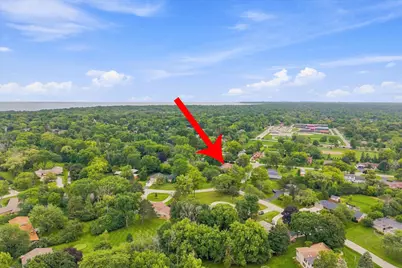 9210 N Pelham Pkwy, Bayside, WI 53217 - Photo 37