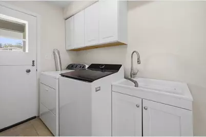9210 N Pelham Pkwy, Bayside, WI 53217 - Photo 23