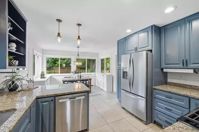 9210 N Pelham Pkwy, Bayside, WI 53217 - Photo 9