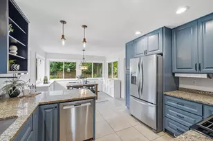 9210 N Pelham Pkwy, Bayside, WI 53217 - Photo 9