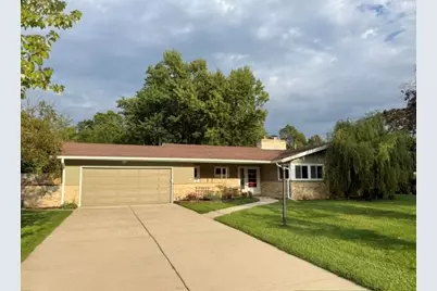 9210 N Pelham Pkwy, Bayside, WI 53217 - Photo 31