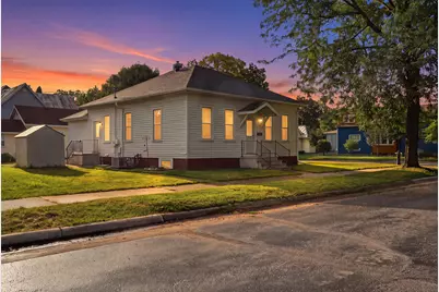 1227  9th St, La Crosse, WI 54601 - Photo 1