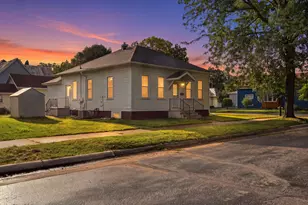 1227 9th St, La Crosse, WI 54601 - Photo 1