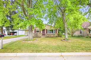 723 Roosevelt Ave, Oconomowoc, WI 53066 - Photo 1