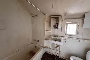2232 S Allis St, Milwaukee, WI 53207 - Photo 25