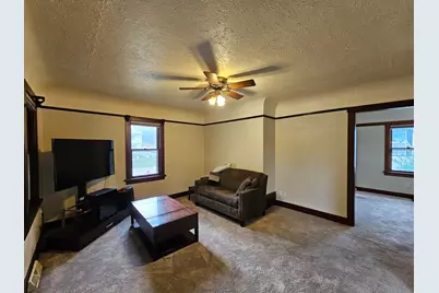 640 S 104th St, West Allis, WI 53214 - Photo 15