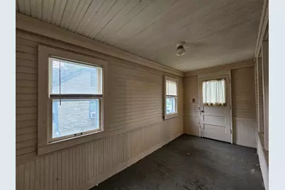 640 S 104th St, West Allis, WI 53214 - Photo 11