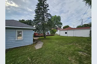640 S 104th St, West Allis, WI 53214 - Photo 33