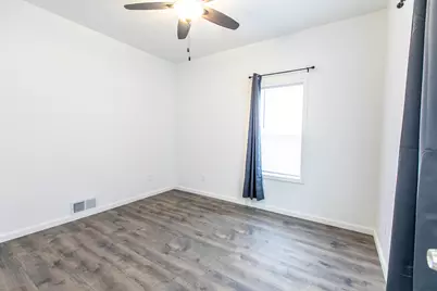 2426  73rd St, Kenosha, WI 53143 - Photo 9