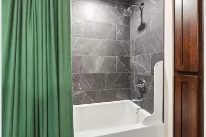 215 E Pleasant St #506, Oconomowoc, WI 53066 - Photo 33