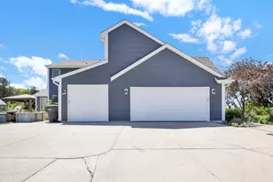 S25W29201 Cambrian Ridge, Genesee, WI 53188 - Photo 17
