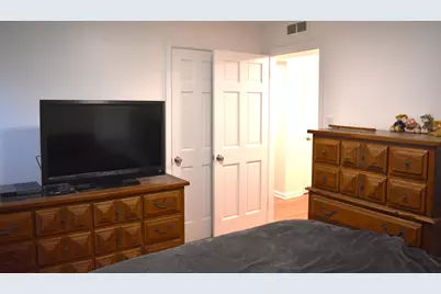 4405 S 84th St, Greenfield, WI 53228 - Photo 11
