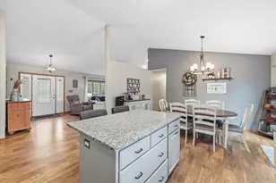 258 Bastogne Ct, Belgium, WI 53004 - Photo 5