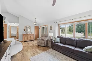 258 Bastogne Ct, Belgium, WI 53004 - Photo 11