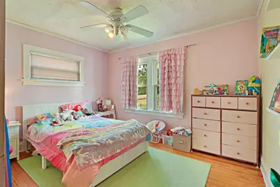 7825  17th Ave, Kenosha, WI 53143 - Photo 9