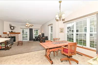 537  Fairview Cir #A, Racine, WI 53185 - Photo 5
