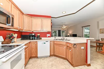 537  Fairview Cir #A, Racine, WI 53185 - Photo 11