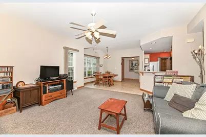 537  Fairview Cir #A, Racine, WI 53185 - Photo 7