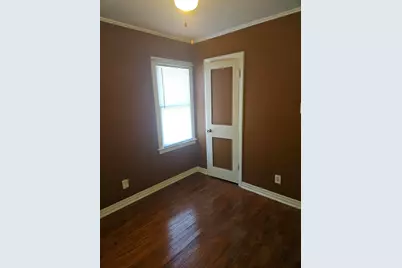 6719  Hillside Ln, Wauwatosa, WI 53213 - Photo 3