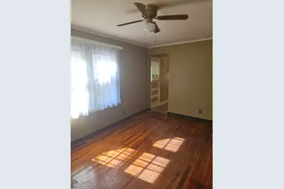 6719  Hillside Ln, Wauwatosa, WI 53213 - Photo 7