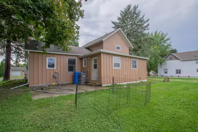 816 W Division St, Watertown, WI 53098 - Photo 9