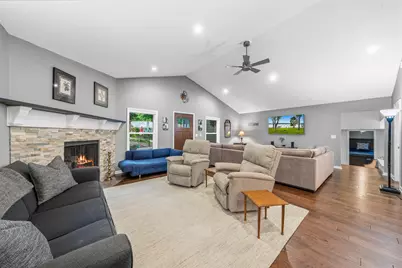 98  Lincoln Pkwy, Williams Bay, WI 53191 - Photo 5