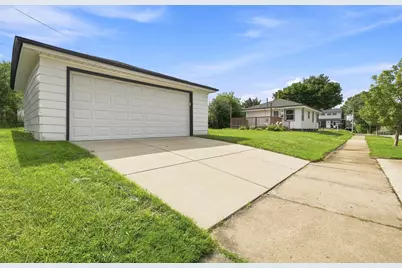 2002 S 97th St, West Allis, WI 53227 - Photo 19