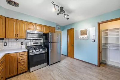 8509 N 52nd St, Brown Deer, WI 53223 - Photo 9