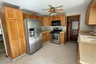 370 S Allen Rd, Brookfield, WI 53186 - Photo 7