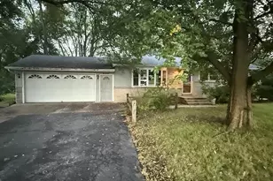 370 Allen Rd, Brookfield, WI 53186 - Photo 1