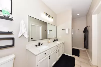 339 W Vine St, Milwaukee, WI 53212 - Photo 15