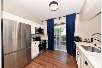 339 W Vine St, Milwaukee, WI 53212 - Photo 11