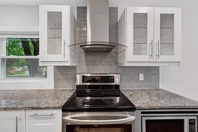 7125 N Longacre Rd, Fox Point, WI 53217 - Photo 29