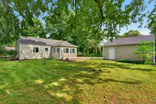 7125 N Longacre Rd, Fox Point, WI 53217 - Photo 21