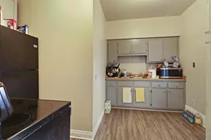 937 Grove Ave, Racine, WI 53405 - Photo 5
