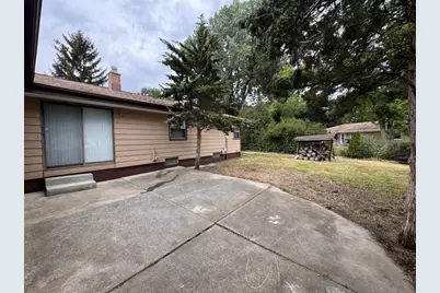 2330 S Brookside Pkwy, New Berlin, WI 53151 - Photo 21