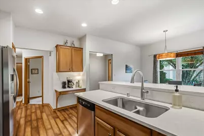 288  Wildflower Cir, Port Washington, WI 53074 - Photo 5
