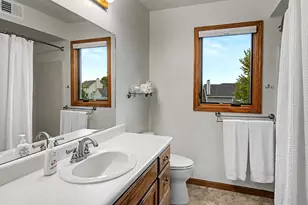 13320 W Crestwood Ct, New Berlin, WI 53151 - Photo 21